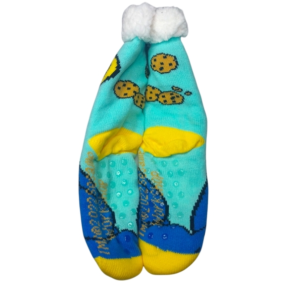 🥳 FREE with purchase- Sesame Street Cookie Monster Sherpa slipper socks - Picture 4 of 7